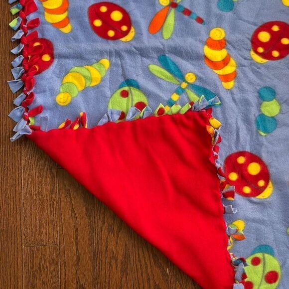 Fleece Tie Knot Kids Throw Blanket Nap Pad Reversible New Homemade 31”x‎ 53” - Picture 4 of 4
